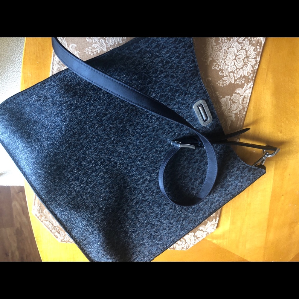 BLACK MK HANDBAG/CROSSBODY